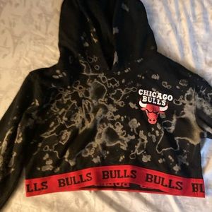 Stylish Chicago Bulls bleached crop top hoodie